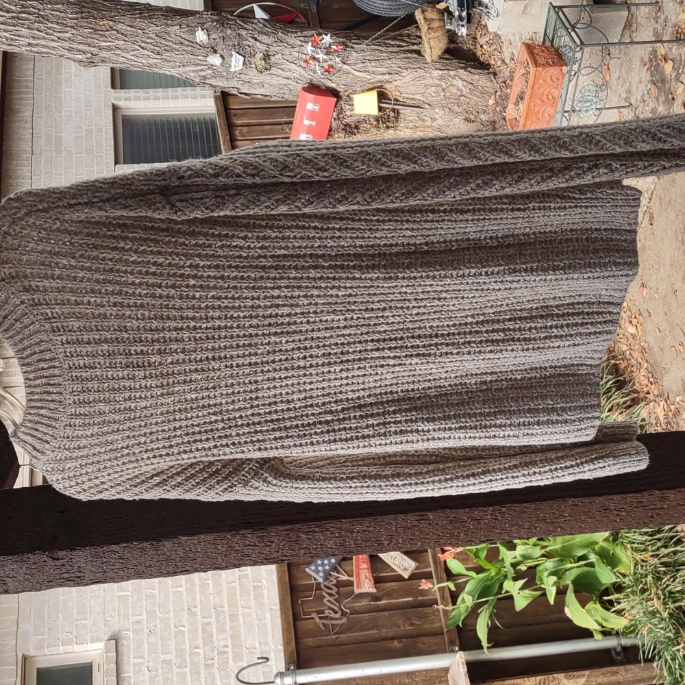 Cable knit sweater - Picture 3 of 4